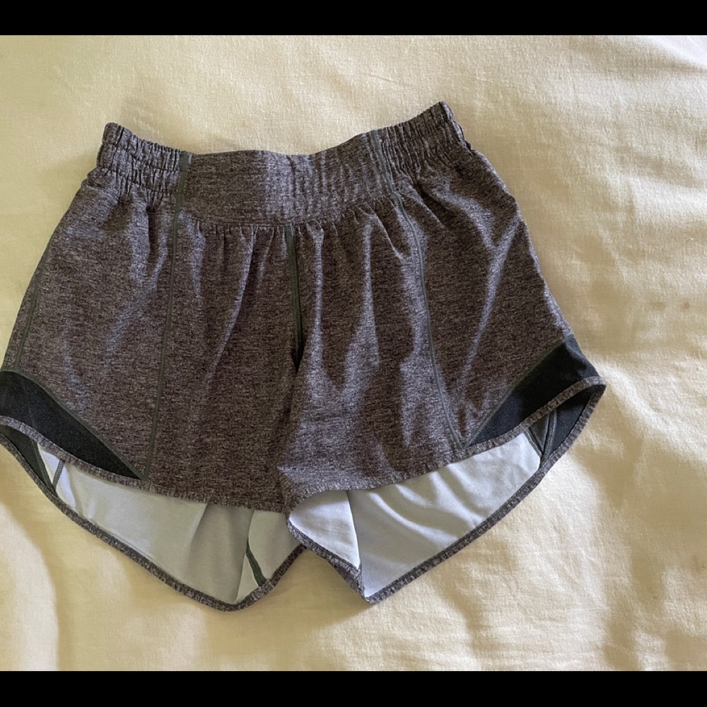 GRAY LULULEMON HOTTY HOT SHORT